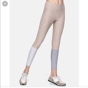 Outdoor Voices 7/8 Dipped Warmup Leggings M Gray
